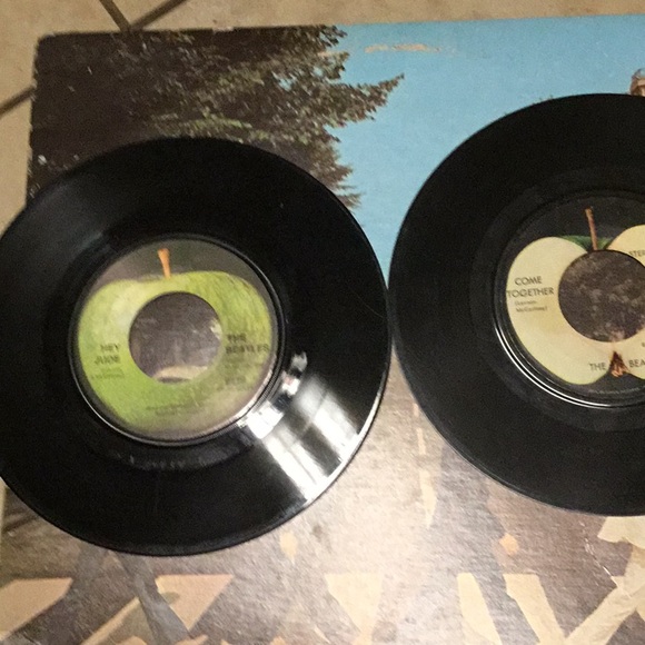As is Beatles 45s A and B side hits. Probably a late  Sixties Christmas gift. - Picture 4 of 4